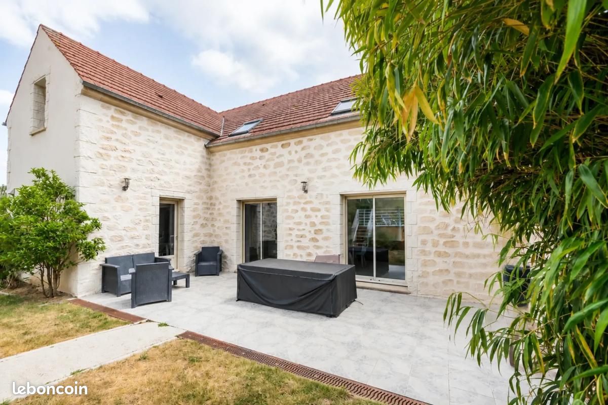 Maison 8 pièces 180 m² · à Jambville · 180 m² · 425 000 €