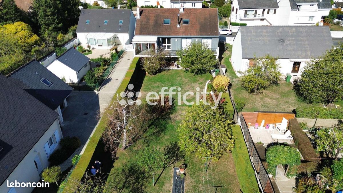 Maison 6 pièces 163 m² · à Chambray-lès-Tours · 163 m² · 469 000 €