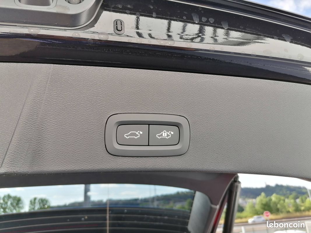 VOLVO XC40 B3 163 ch DCT7 Ultra (image 23)