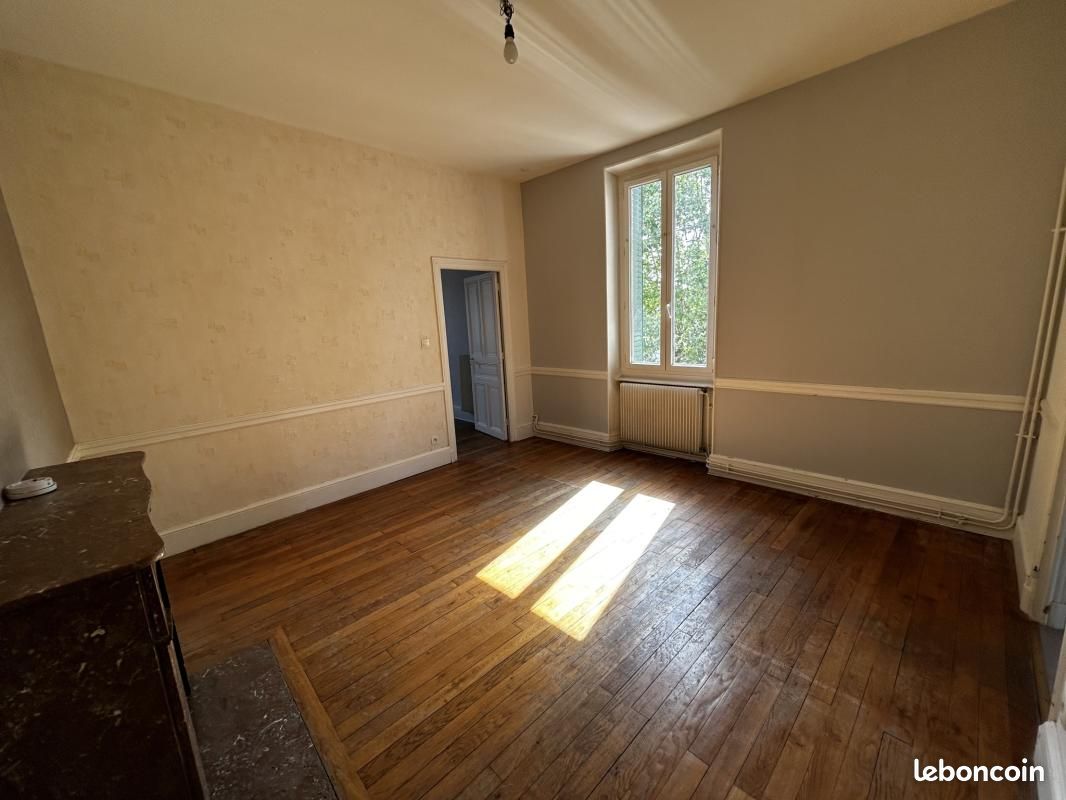 Appartement 2 pièces 47 m² · à Le Creusot · 47 m² · 360 €