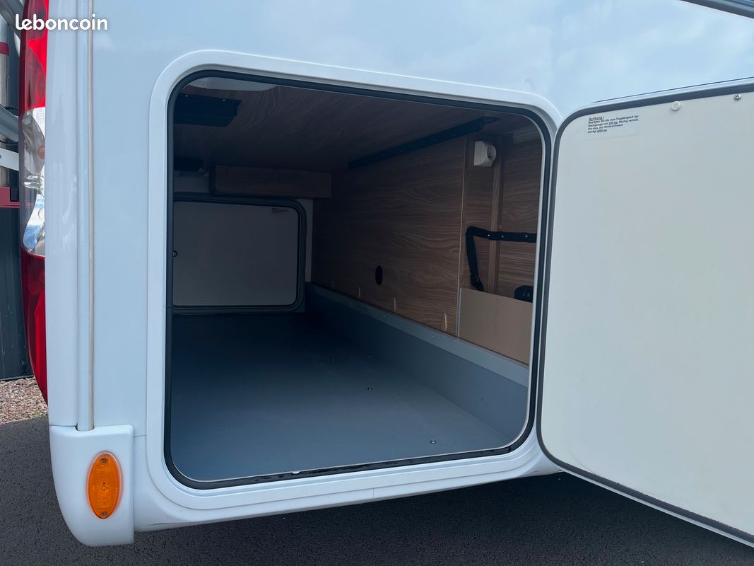 Camping car Intégral Bürstner Aviano I 700 I700 / lit central / lithium 150 (image 4)