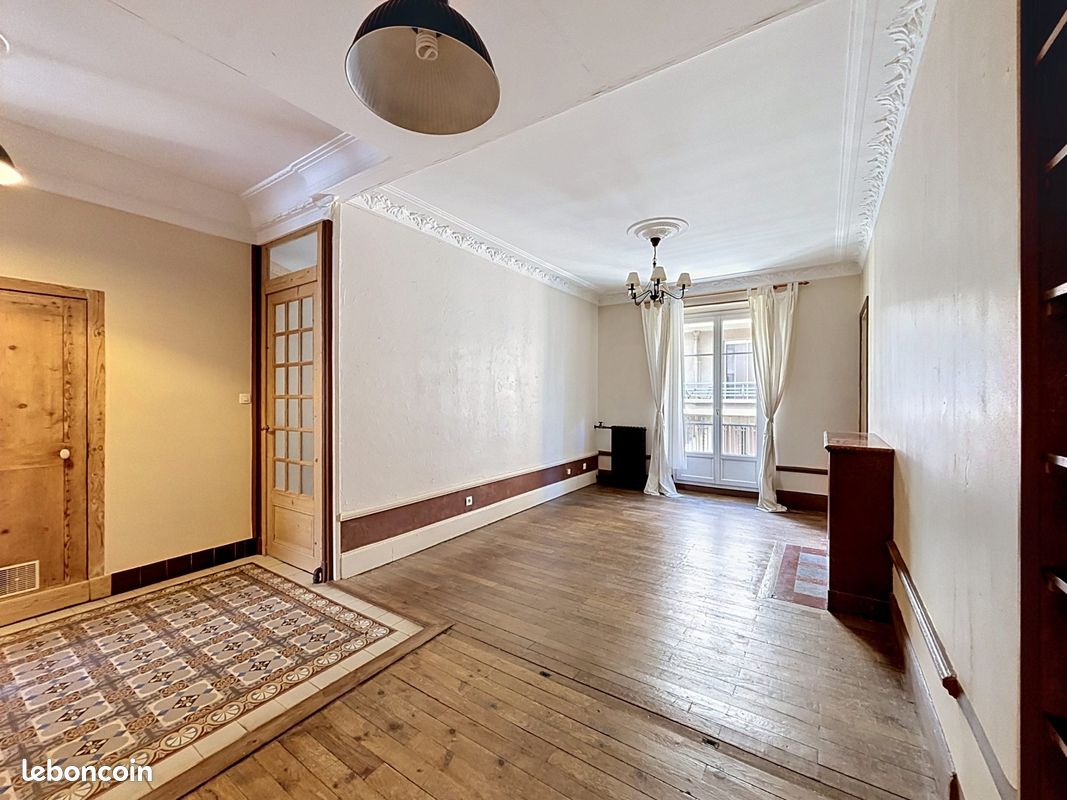 Appartement 2 pièces 74 m² · à Grenoble · 74 m² · 185 000 €