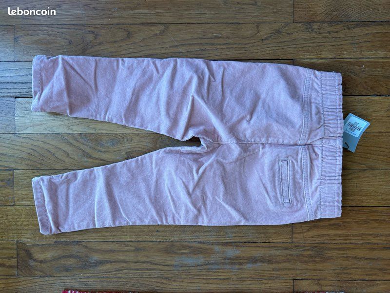 Pantalon en velours rose pour fille. Pantalon rose. Pour une fille de 12 à 24 mois, 92 cm (image 2)