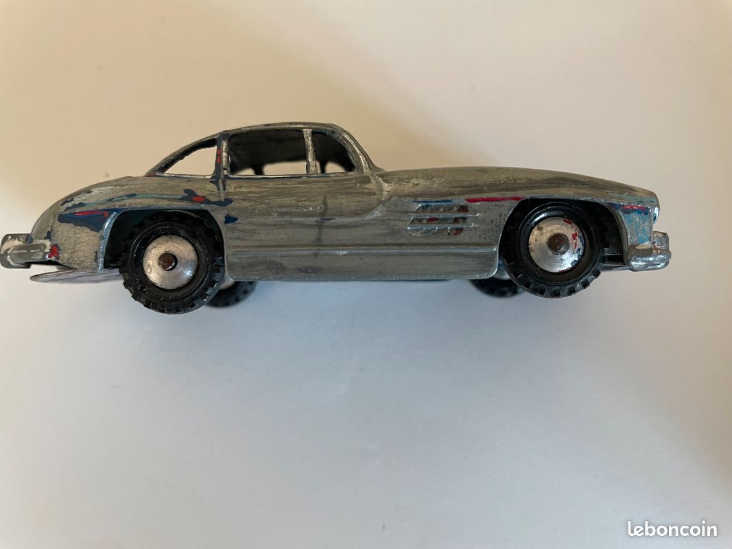 Voiture de collection. Mercedes-benz 300 SL. Quiralu - Collection