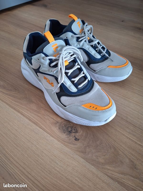 Chaussure Paire Fila Baskets Fila Disruptor Low Blanche Taille 38