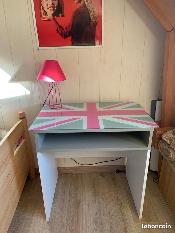 Bureau gris et blanc adolescent + plaque UK (image 1)