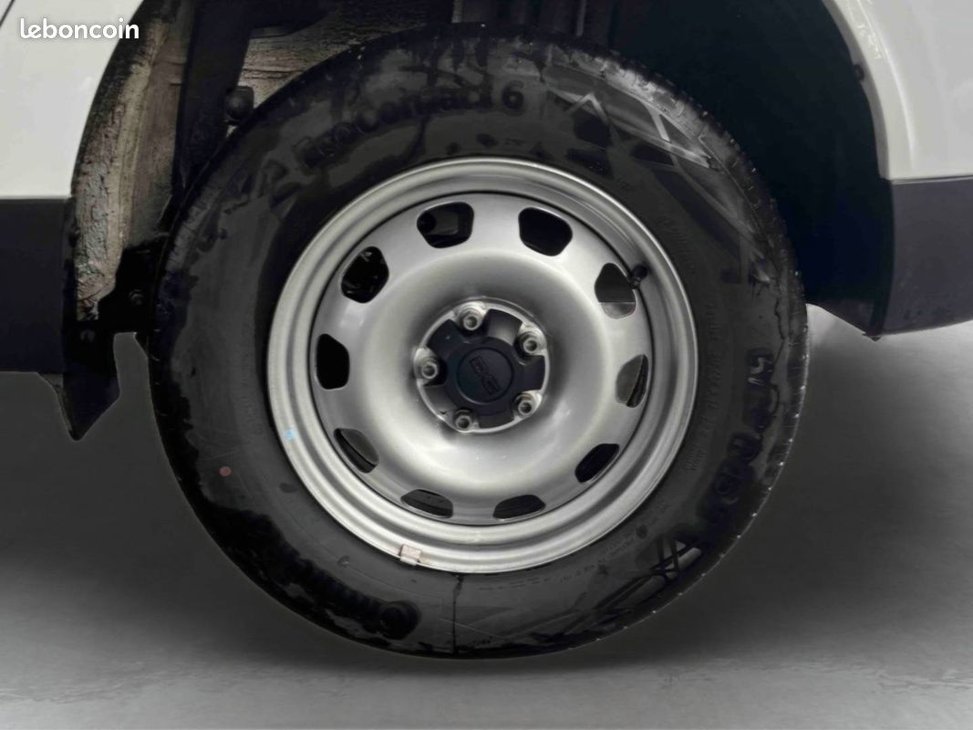 DACIA Duster ECO-G 100 4x2 Essential (image 14)