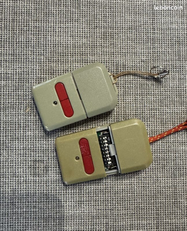 2 Télécommandes de marque ERREKA Modèle LUNA2 (LU02) (image 1)