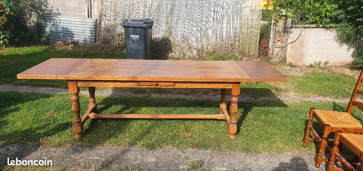 Vaisselier avec table et 6 chaises (image 1)