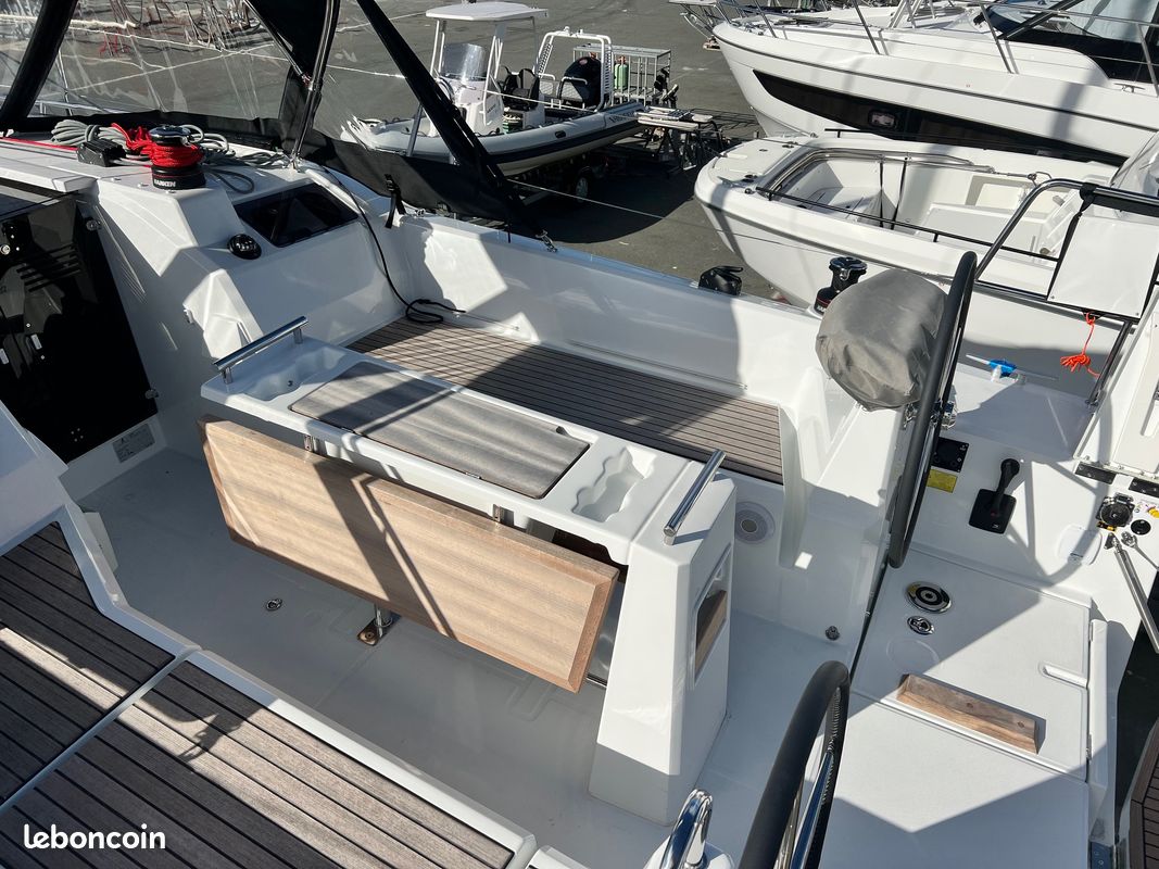 BENETEAU Oceanis 34.1 (image 8)