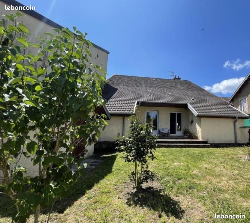 Maison 8 pièces 174 m² · à Froideconche · 174,4 m² · 145 000 €