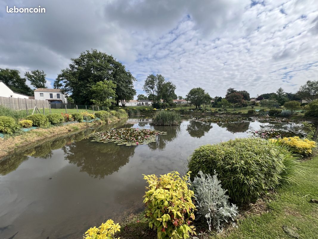 Terrain 3458 m² · à La Roche-sur-Yon · 3 458 m² · 92 225 €