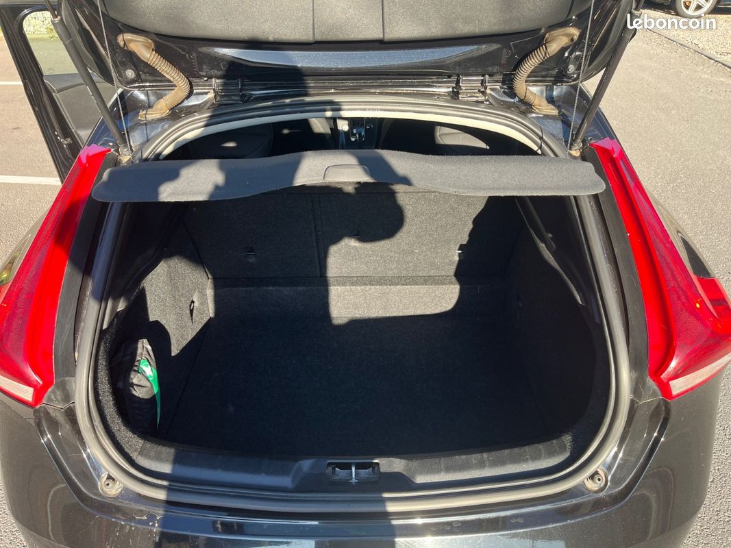 VOLVO V40 BUSINESS CAMERA DE RECUL /D2 120 Momentum Business Geartronic A (image 25)