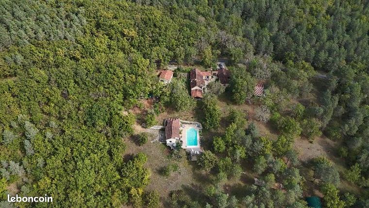 Propriété 14 pièces 300 m²