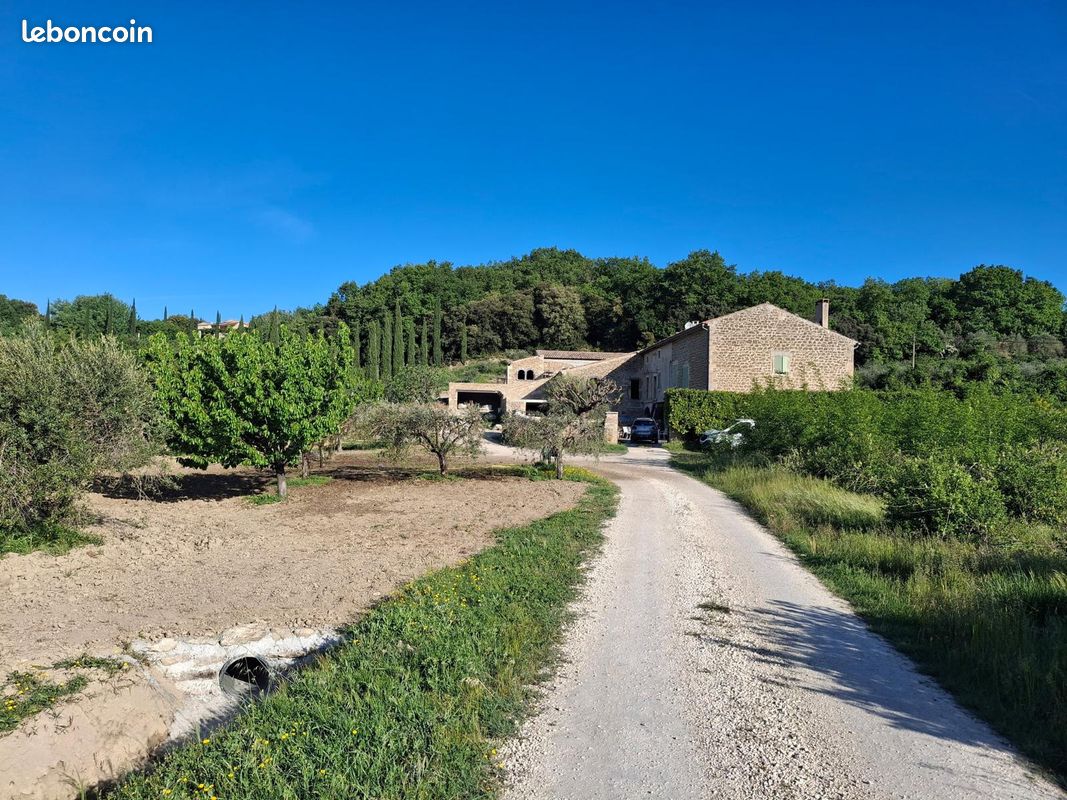 Maison 11 pièces 578 m² · à Grignan · 578 m² · 700 000 €