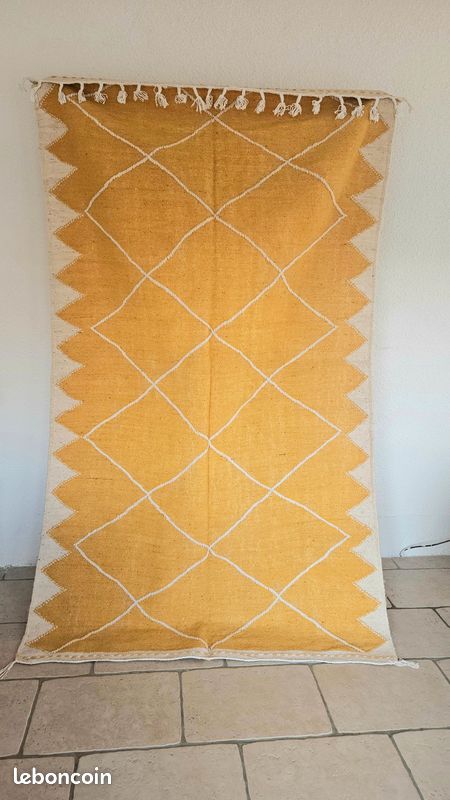 Magnifique pièce unique Tapis Zanafi Kilim jaune orangé motif ethnique dans la trame (image 1)
