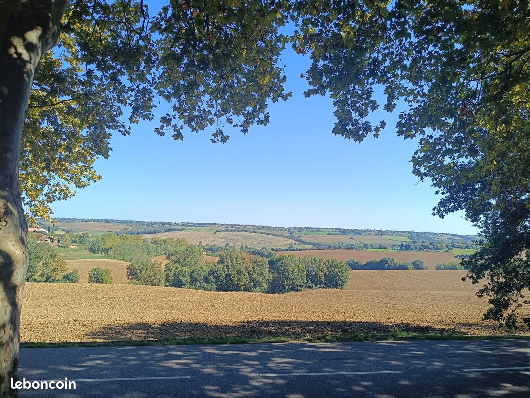 Terrain 1000 m² · à Aureville · 1 000 m² · 180 000 €