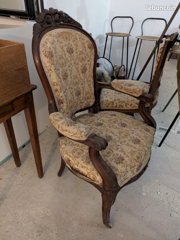 Lot fauteuil et chaise style bergère a renover (image 2)