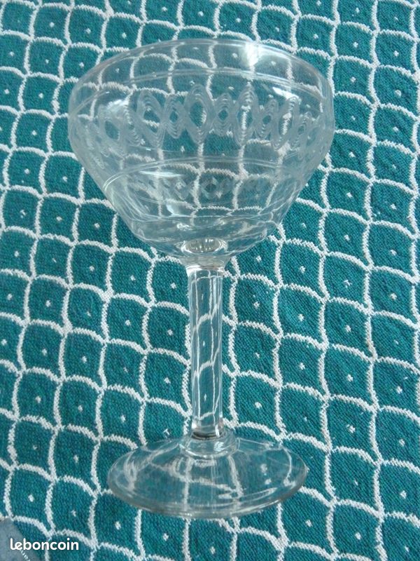 LOT de 10 coupes à champagne anciennes / Verre à pied (image 3)