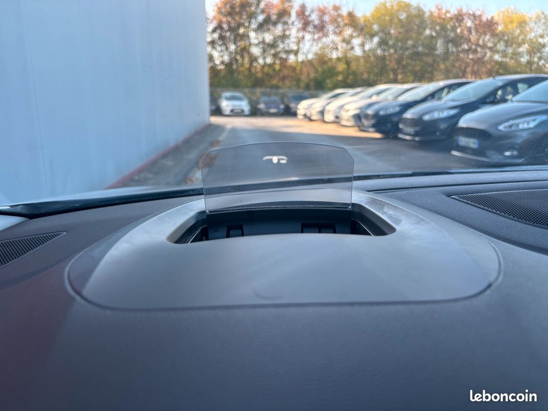RENAULT Megane 1.2 TCe 130ch energy Intens BOSE / GPS / Caméra / Capteurs angle mort / Affichage tête haute / 2017 / 111 831kms (image 9)