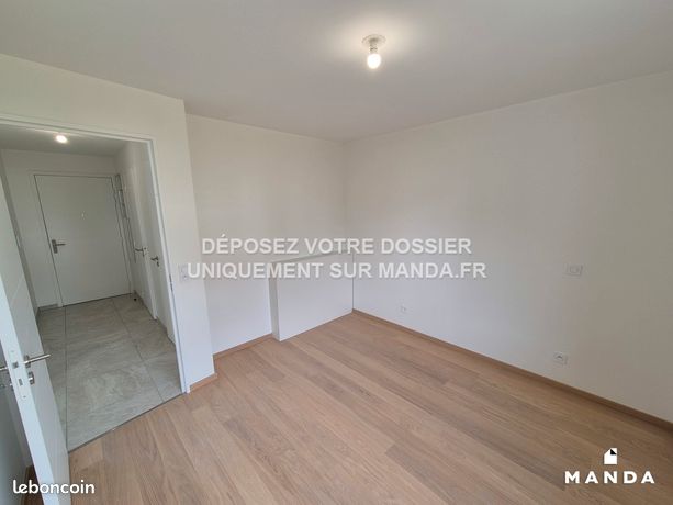 https://img.leboncoin.fr/api/v1/lbcpb1/images/ba/ff/2c/baff2ca49441335496fb7f05eadadeb8d7c709b9.jpg?rule=ad-image
