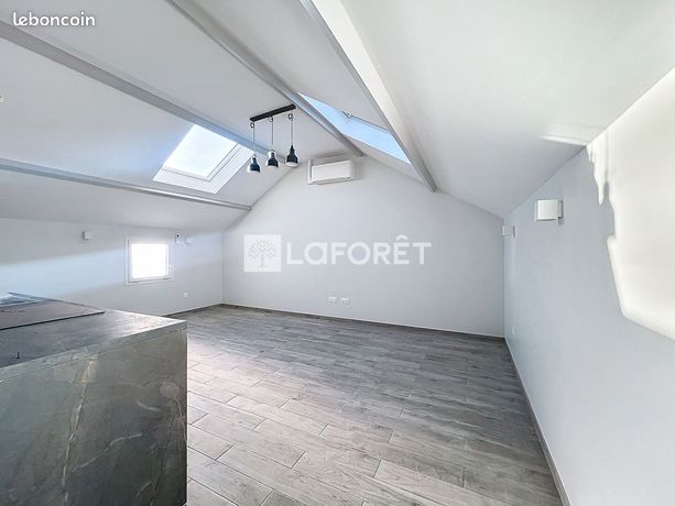 https://img.leboncoin.fr/api/v1/lbcpb1/images/ba/ff/5c/baff5c6d8b06f5db7ee5586101d3af2d627083f3.jpg?rule=ad-image