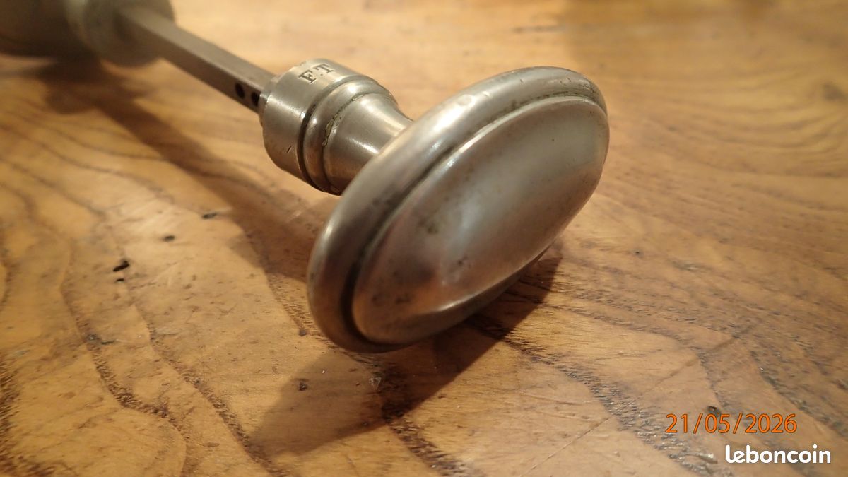 Paire de Bouton/Poignée de porte ancienne argentée (image 2)