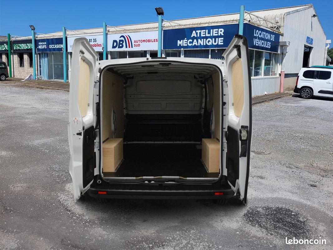 Renault Trafic Van L2H1 Extra 3T Blue dCI 150 - Leasing (image 2)