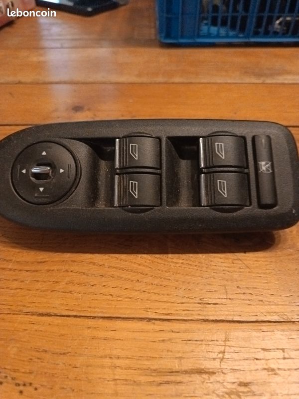 Bouton Lève-vitre Ford - Compatible C-MAX, Focus, Tourneo, Transit - Neuf D'origine (A4548201010)