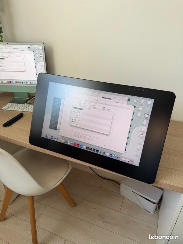 Tablette graphique Wacom Cintiq 24 Pro Touch (image 1)