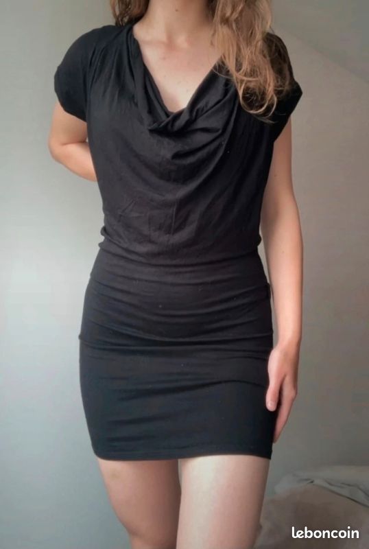 Petite robe noire classe serrée/moulante Vêtements