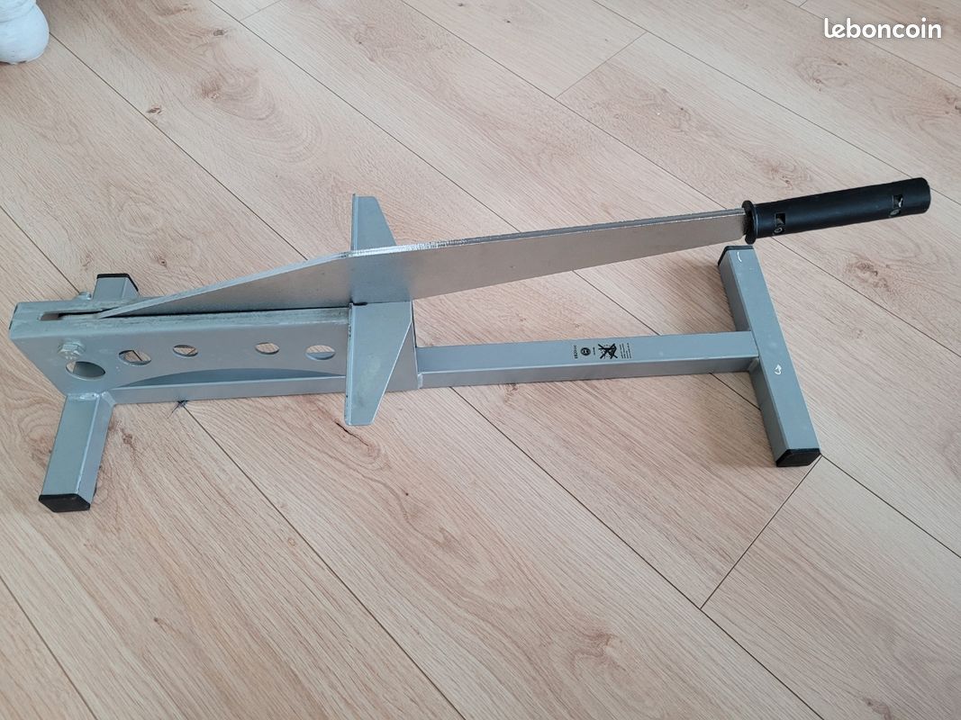 Découpe parquet stratifié guillotine en L.O.C (image 3)