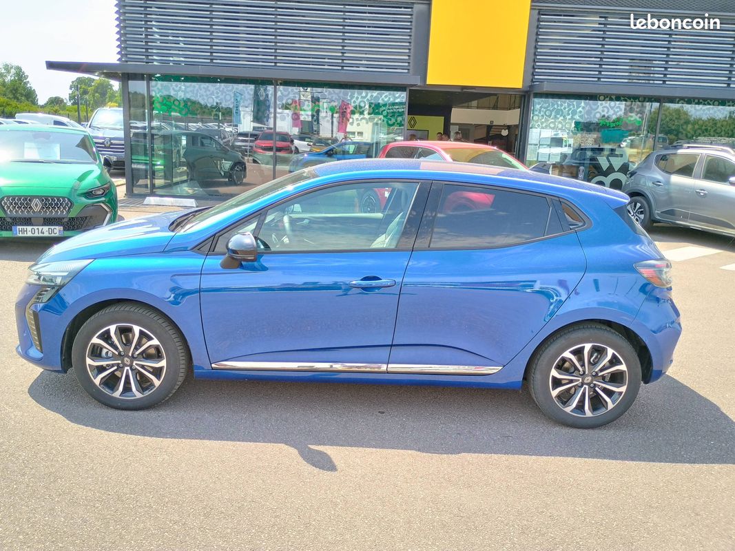 RENAULT Clio E-Tech full hybrid 145 ch GSR2 Techno (image 2)
