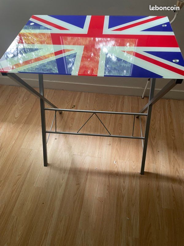 Bureau (image 1)
