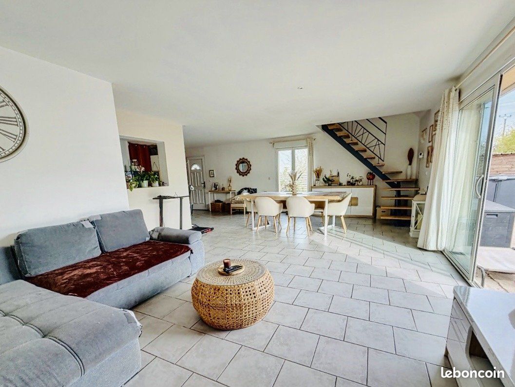 Maison 5 pièces 158 m² · à Méry-Bissières-en-Auge · 158 m² · 275 000 €