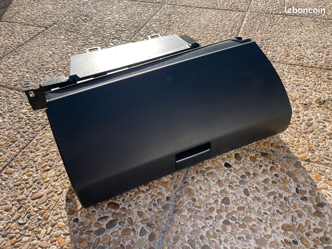 Boite a gant noire pour mercedes w245 b200 2007 (image 1)