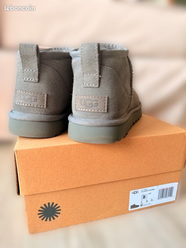 UGG Ultra Mini grises – Taille 39 – Excellent état (image 1)