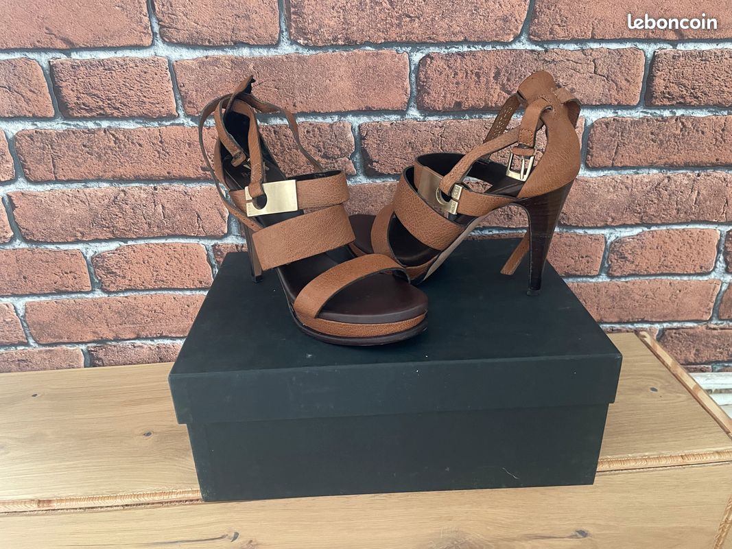 Talons Hugo Boss Taille 36 (image 1)