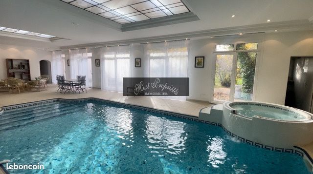 Maison 12 pièces 600 m² · à Narbonne · 600 m² · 649 000 €