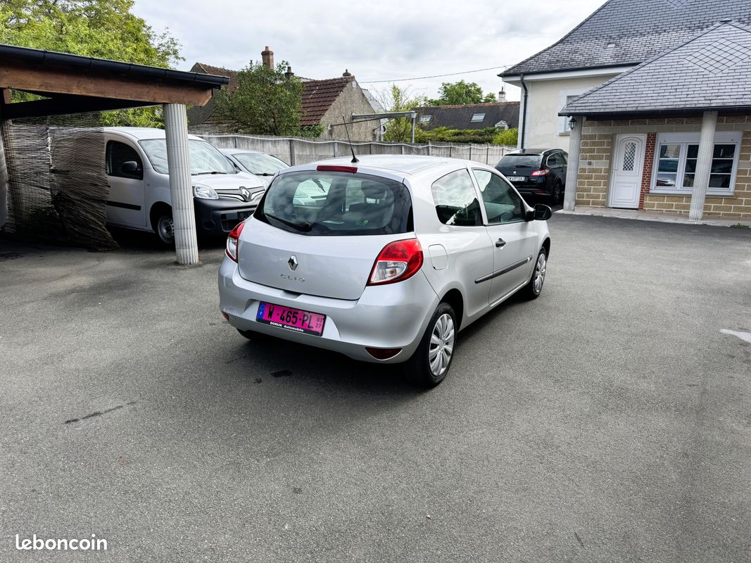 RENAULT Clio III 1.2 I 75 cv 56000 KM GARANTIE (image 4)