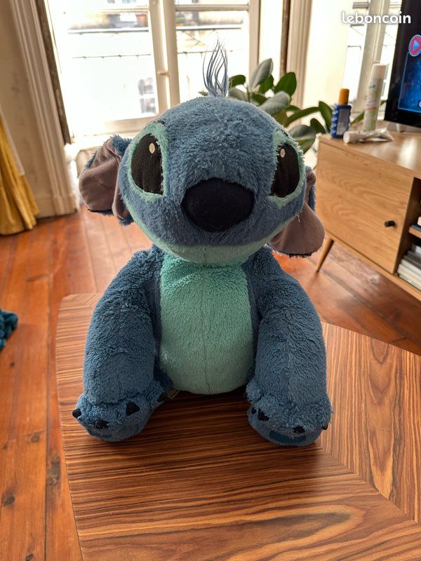 Peluche Stitch Disneyland (image 1)