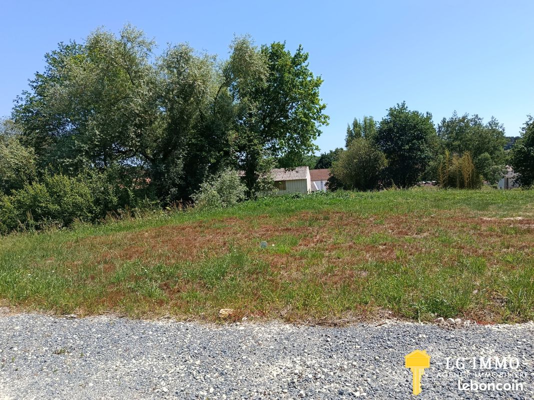 Terrain 559 m² · à Boisredon · 559 m² · 22 424 €
