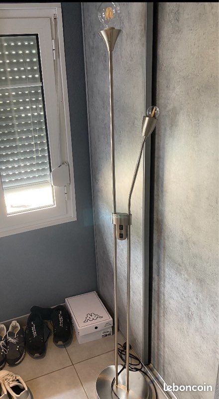 Lampe sur pied (image 1)