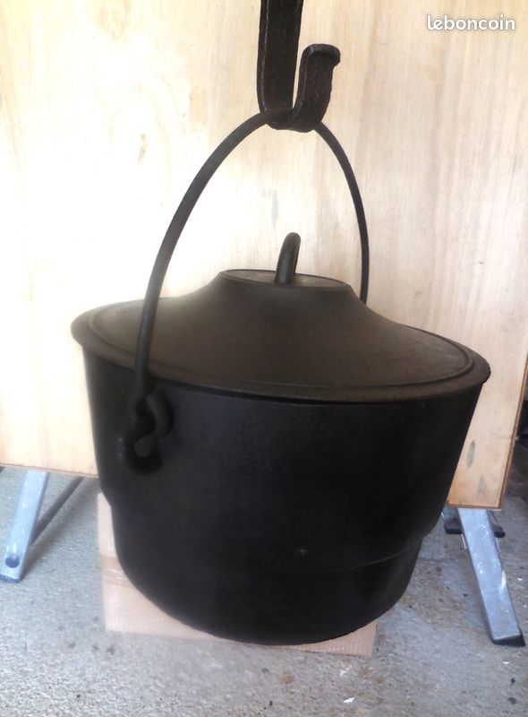 Chaudron En Fonte Ancien