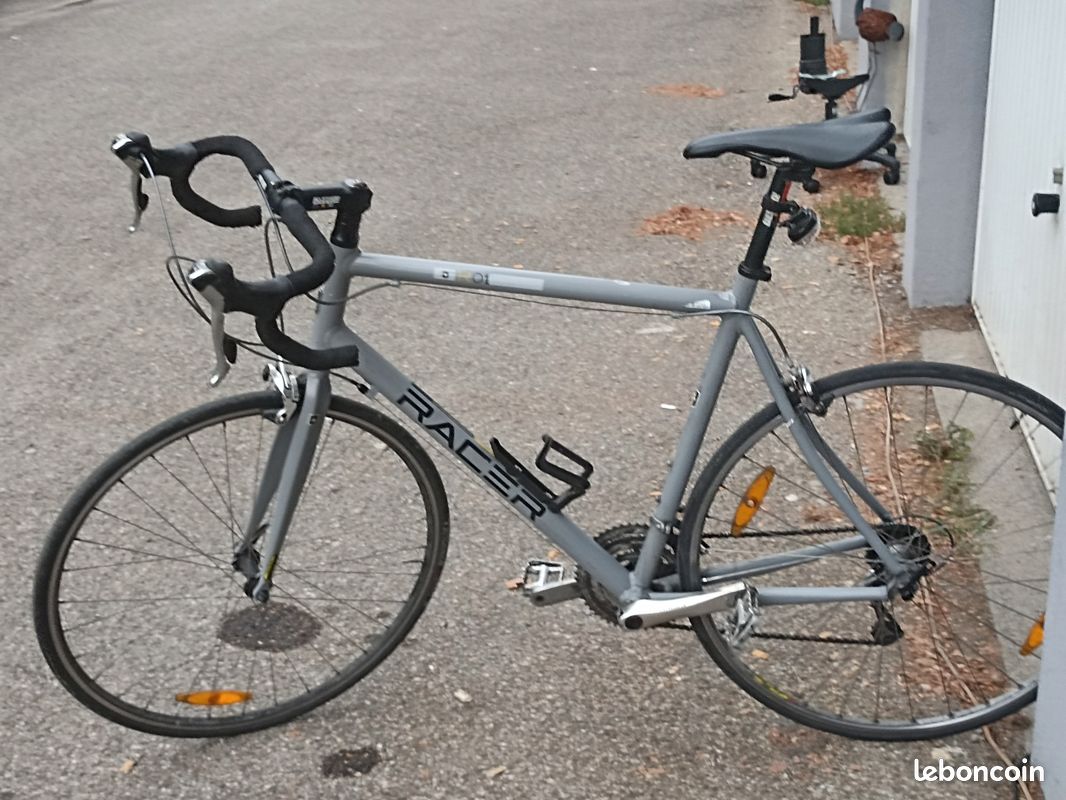 Vélo course marque Racer en très bon état Vélos - Main Image