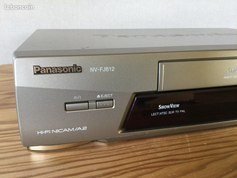 Lecteur cassette K7 VHS magnétoscope Panasonic NV-FJ620