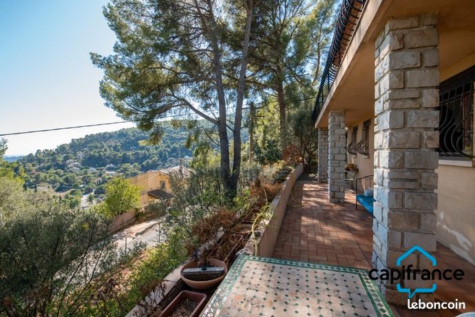 Villa 7 pièces 213 m²