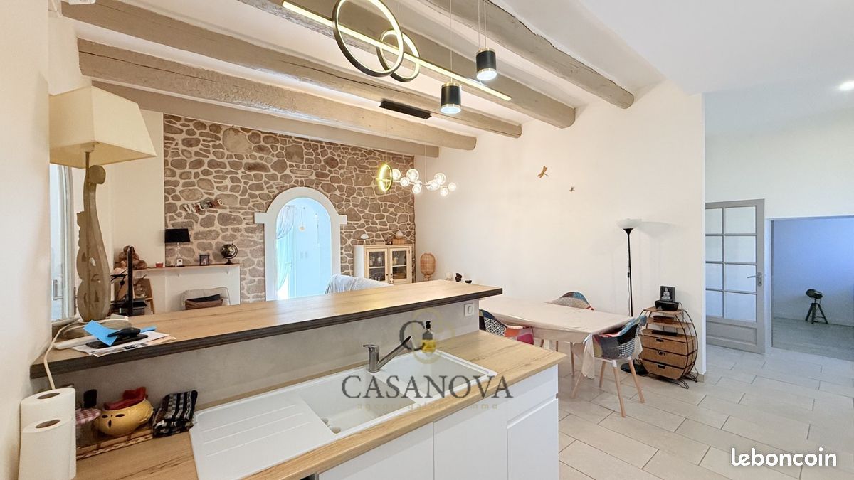 Maison 5 pièces 137 m² · à Montblanc · 137 m² · 220 000 €