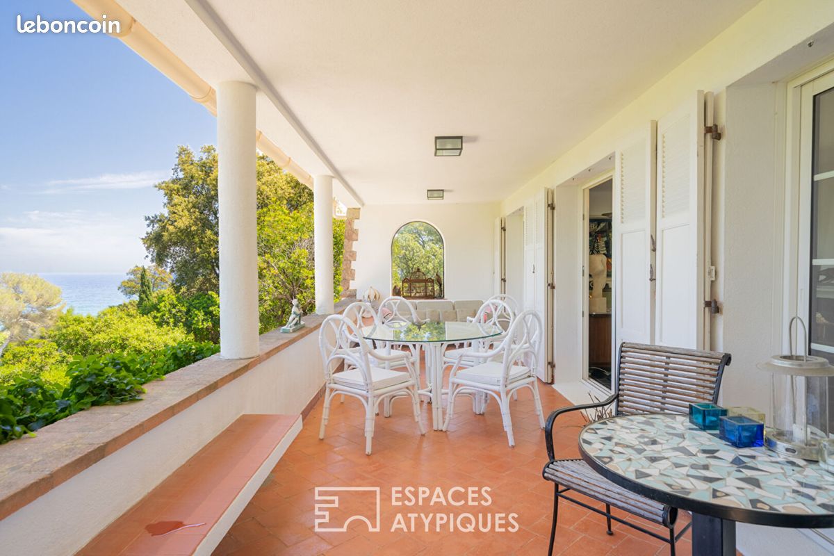 Maison 9 pièces 247 m² · à Roquebrune-sur-Argens · 247 m² · 1 898 000 €