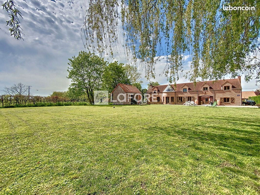Propriété 7 pièces 398 m² (image 1)